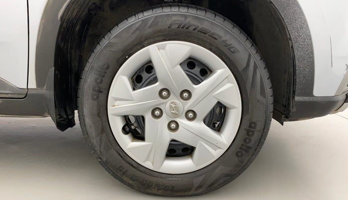 2020 Hyundai VENUE S 1.2, Petrol, Manual, 27,545 km, Right Front Wheel