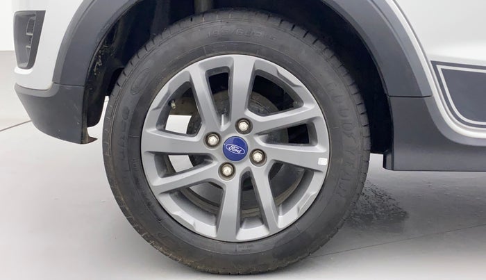 2020 Ford FREESTYLE TITANIUM 1.2 PETROL, Petrol, Manual, 23,750 km, Right Rear Wheel