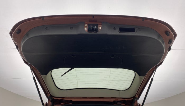 2018 Mahindra XUV500 W7 FWD, Diesel, Manual, 43,794 km, Boot Door Open