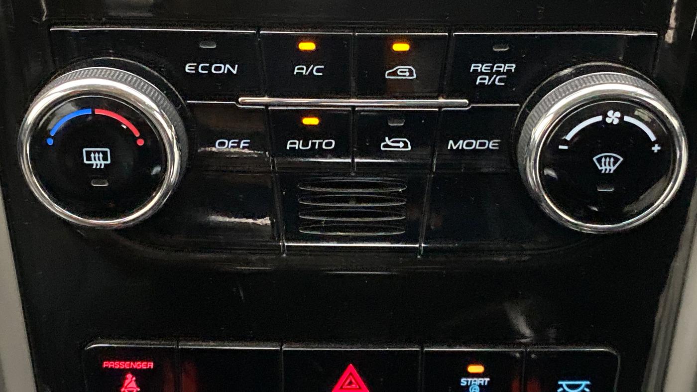 2018 Mahindra XUV500 W7 FWD, Diesel, Manual, 43,794 km, Automatic Climate Control