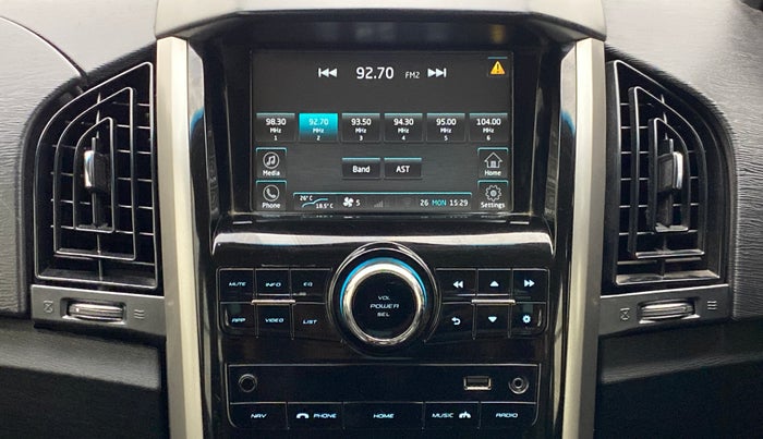 2018 Mahindra XUV500 W7 FWD, Diesel, Manual, 43,794 km, Infotainment System