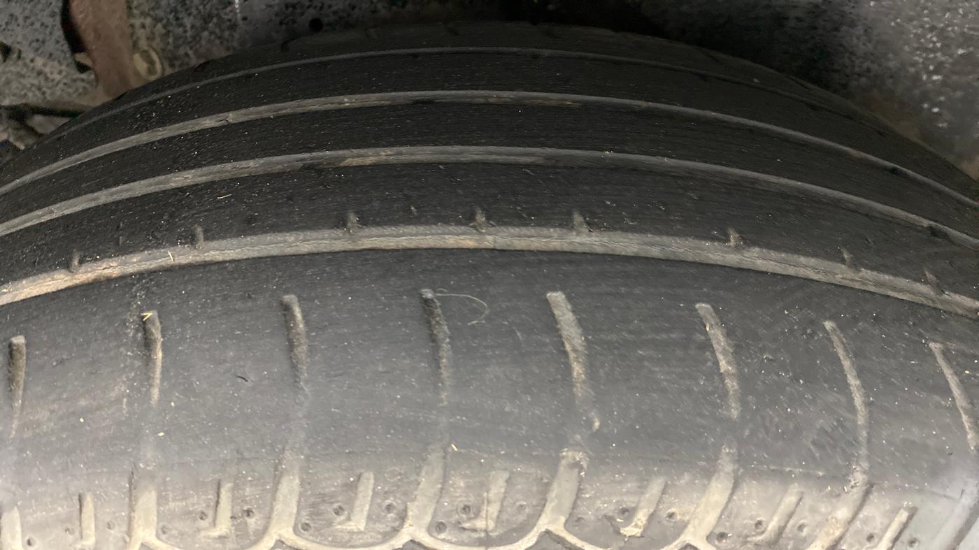 2018 Mahindra XUV500 W7 FWD, Diesel, Manual, 43,794 km, Right Rear Tyre Tread