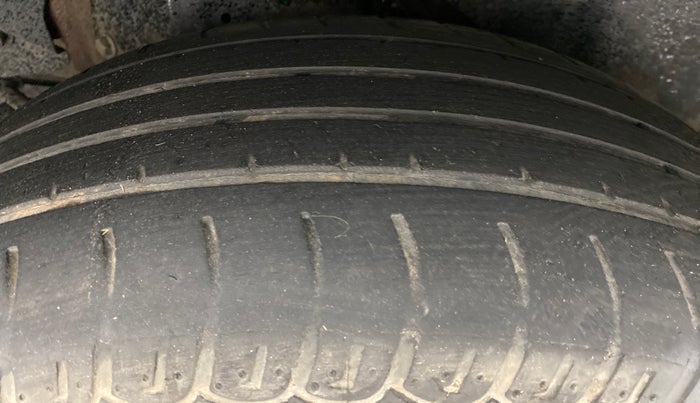 2018 Mahindra XUV500 W7 FWD, Diesel, Manual, 43,794 km, Right Rear Tyre Tread