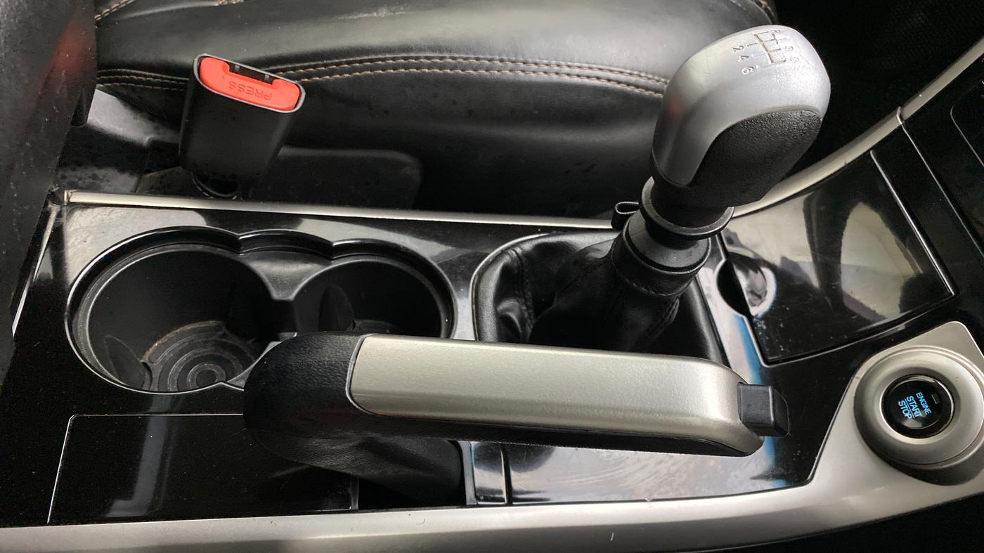 2018 Mahindra XUV500 W7 FWD, Diesel, Manual, 43,794 km, Gear Lever