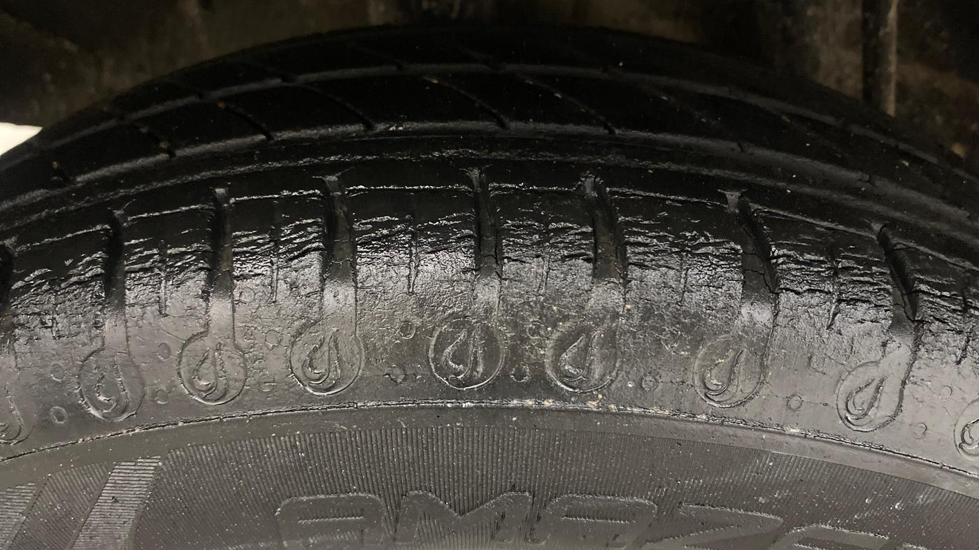 2020 Renault Kwid RXT 1.0 AMT (O), Petrol, Automatic, 35,087 km, Right Rear Tyre Tread