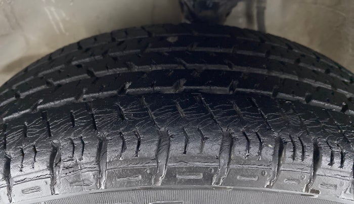 2015 Maruti Alto K10 VXI AMT P, Petrol, Automatic, 33,975 km, Left Front Tyre Tread
