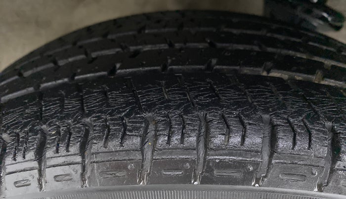 2015 Maruti Alto K10 VXI AMT P, Petrol, Automatic, 33,975 km, Right Front Tyre Tread