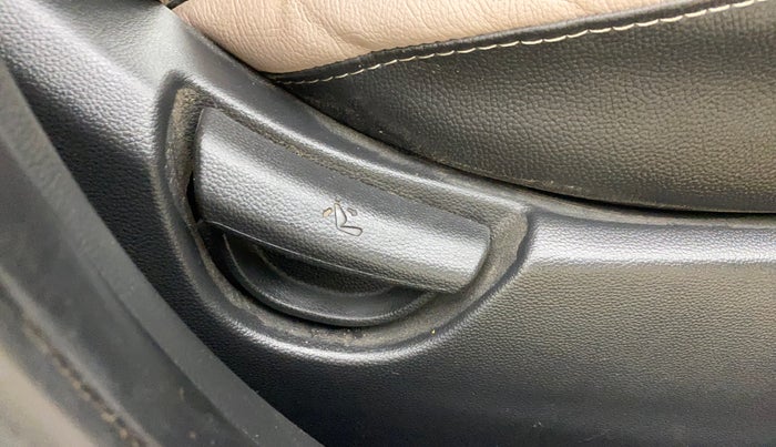 2019 Hyundai Grand i10 MAGNA 1.2 KAPPA VTVT, Petrol, Manual, 43,365 km, Driver Side Adjustment Panel