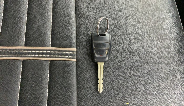 2019 Hyundai Grand i10 MAGNA 1.2 KAPPA VTVT, Petrol, Manual, 43,365 km, Key Close Up