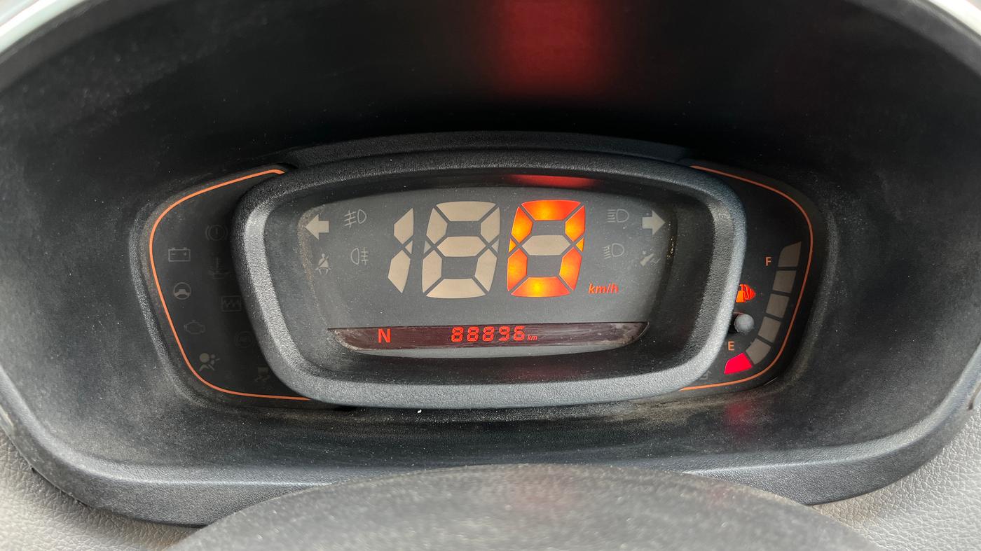 2018 Renault Kwid RXT 1.0 AMT, Petrol, Automatic, 88,891 km, Odometer Image