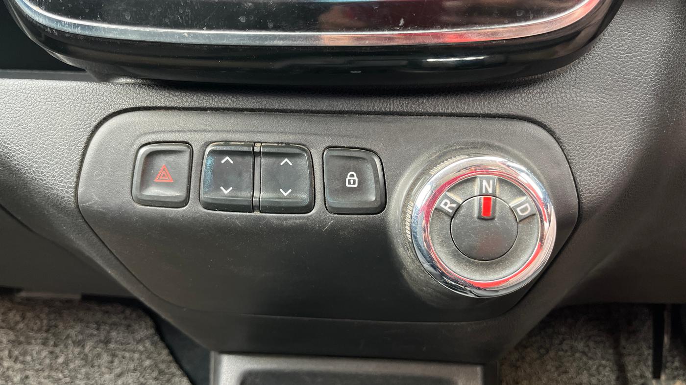 2018 Renault Kwid RXT 1.0 AMT, Petrol, Automatic, 88,891 km, Gear Lever