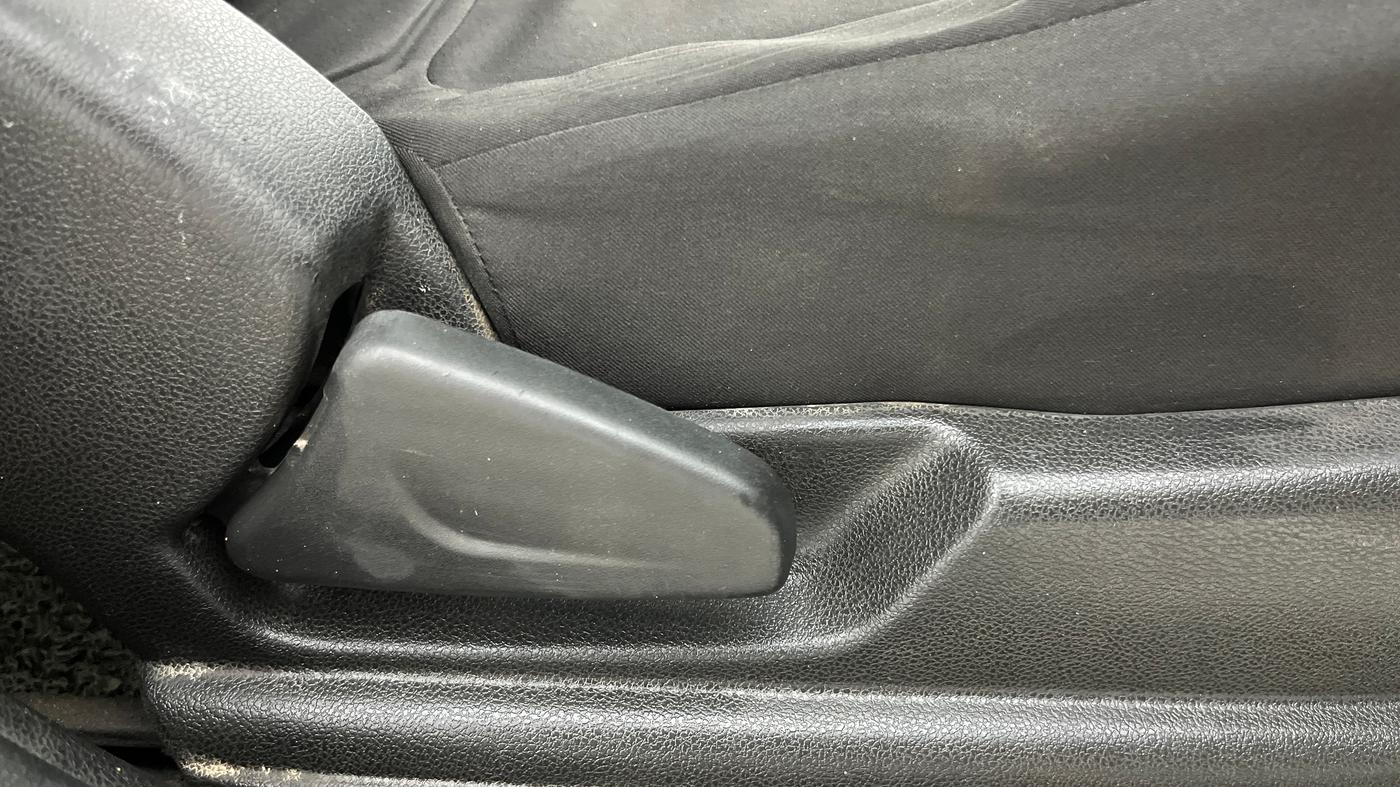 2018 Renault Kwid RXT 1.0 AMT, Petrol, Automatic, 88,891 km, Driver Side Adjustment Panel