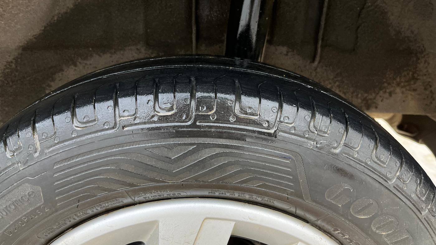 2018 Renault Kwid RXT 1.0 AMT, Petrol, Automatic, 88,891 km, Left Rear Tyre Tread