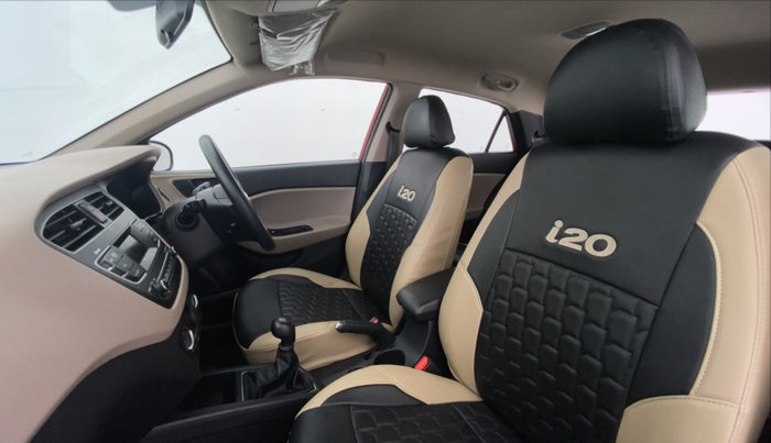 2019 Hyundai Elite i20 1.2 MAGNA PLUS VTVT, Petrol, Manual, 31,345 km, Right Side Front Door Cabin