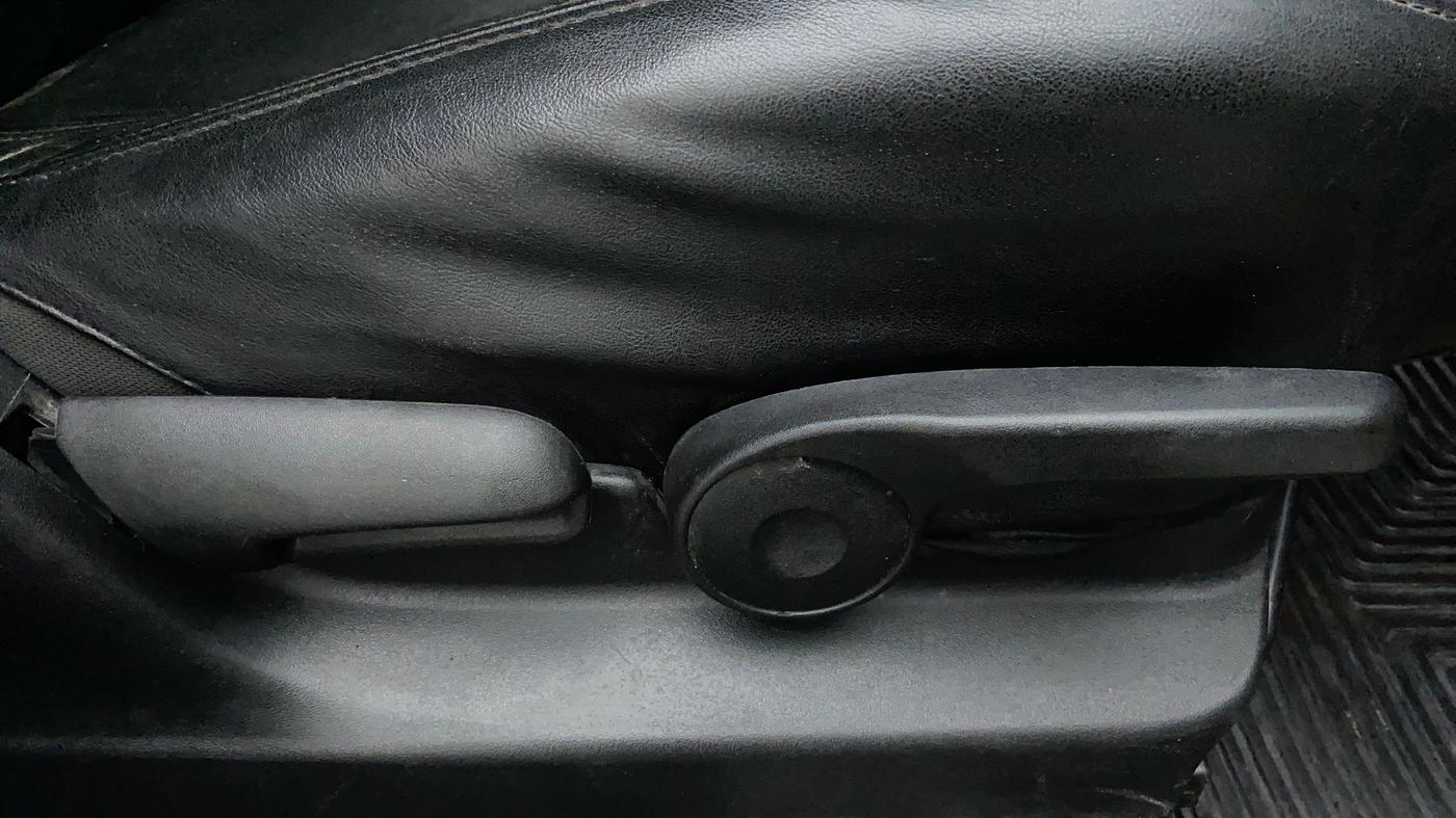 2019 Maruti Vitara Brezza ZDI, Diesel, Manual, 59,947 km, Driver Side Adjustment Panel