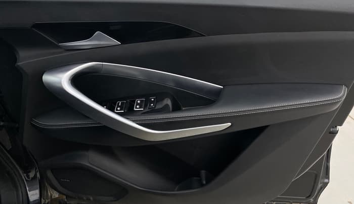 2021 MG HECTOR SMART HYBRID 1.5 PETROL, Petrol, Manual, 32,754 km, Driver Side Door Panels Control