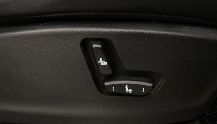 2021 MG HECTOR SMART HYBRID 1.5 PETROL, Petrol, Manual, 32,754 km, Driver Side Adjustment Panel