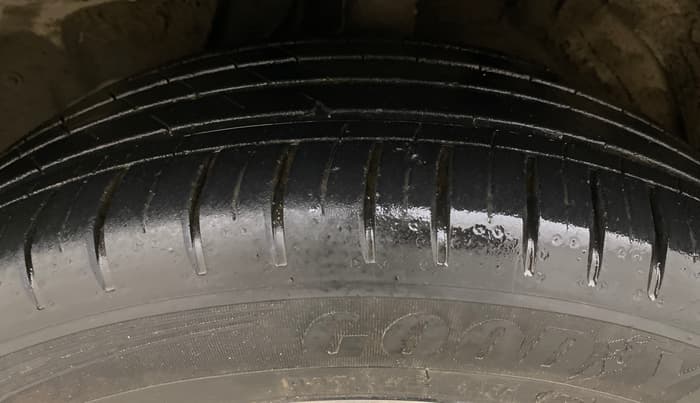 2021 MG HECTOR SMART HYBRID 1.5 PETROL, Petrol, Manual, 32,754 km, Left Front Tyre Tread