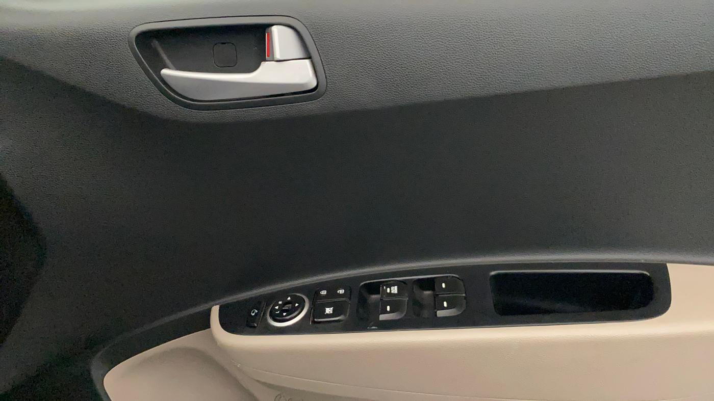 2018 Hyundai Grand i10 SPORTZ 1.2 KAPPA VTVT, Petrol, Manual, 93,989 km, Driver Side Door Panels Control
