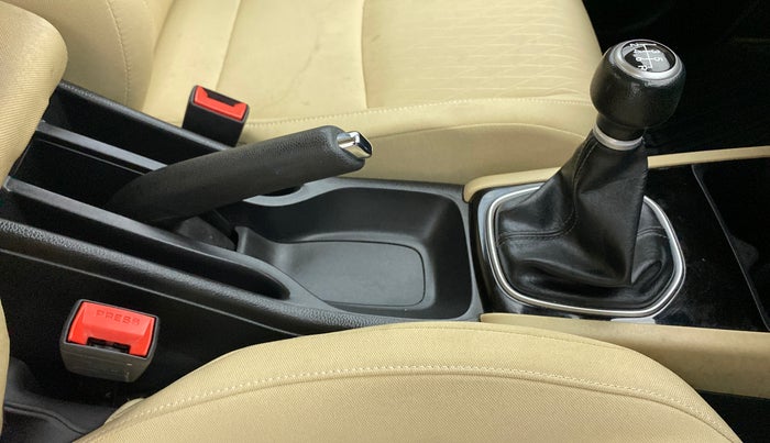 2022 Honda City 1.5L I-DTEC V, Diesel, Manual, 22,637 km, Gear Lever