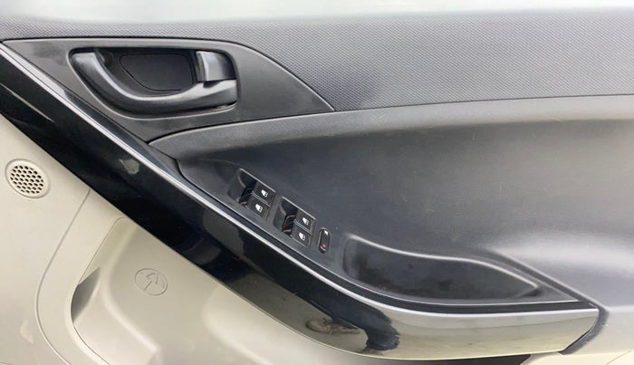 2018 Tata NEXON XM PETROL, Petrol, Manual, 34,577 km, Driver Side Door Panels Control