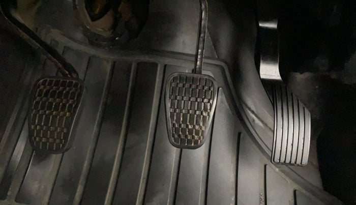 2018 Tata NEXON XM PETROL, Petrol, Manual, 34,577 km, Pedals