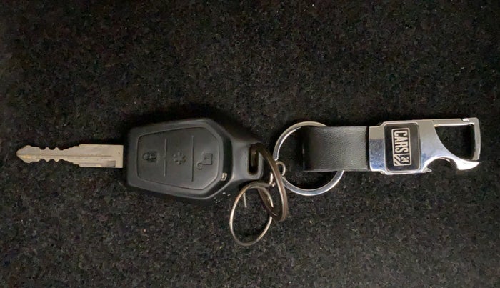 2018 Mahindra TUV300 T8, Diesel, Manual, 33,002 km, Key Close Up