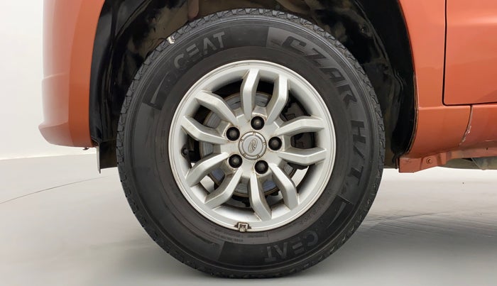 2018 Mahindra TUV300 T8, Diesel, Manual, 33,002 km, Left Front Wheel