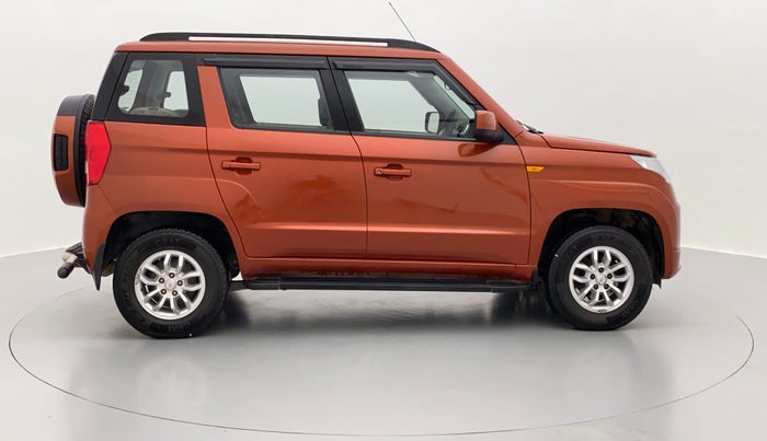 2018 Mahindra TUV300 T8, Diesel, Manual, 33,002 km, Right Side View
