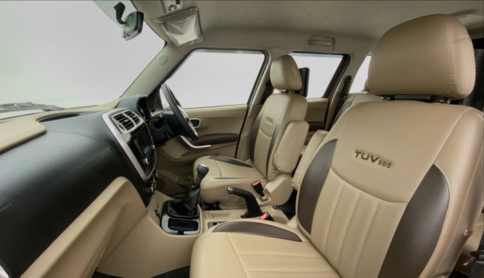 2018 Mahindra TUV300 T8, Diesel, Manual, 33,002 km, Right Side Front Door Cabin