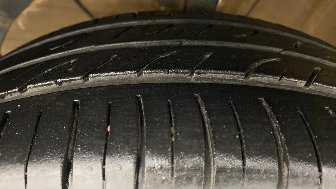 2018 Maruti Swift ZXI (AMT), Petrol, Automatic, 68,217 km, Left Front Tyre Tread