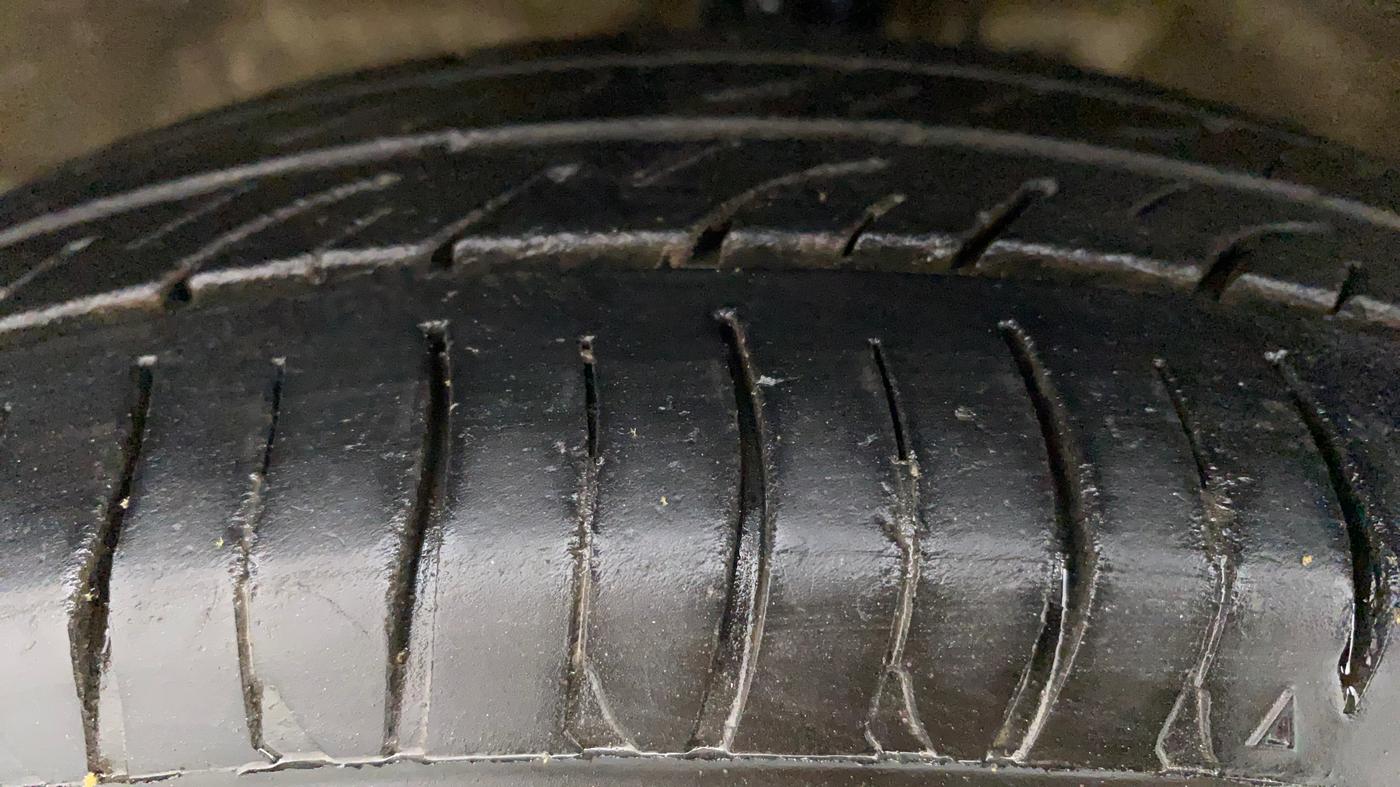2017 Maruti Wagon R 1.0 LXI CNG, CNG, Manual, 66,198 km, Left Front Tyre Tread