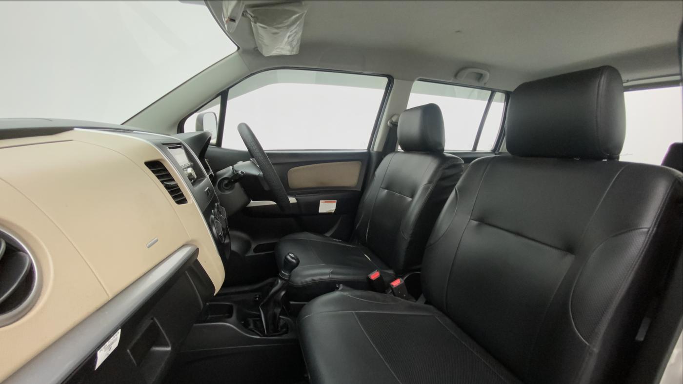 2017 Maruti Wagon R 1.0 LXI CNG, CNG, Manual, 66,198 km, Right Side Front Door Cabin
