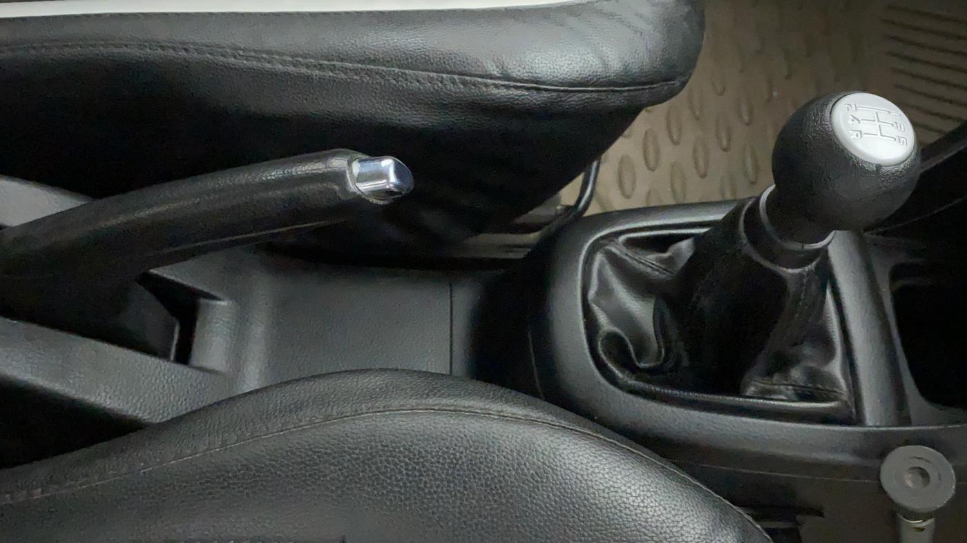 2014 Maruti Swift VDI ABS, Diesel, Manual, 57,065 km, Gear Lever