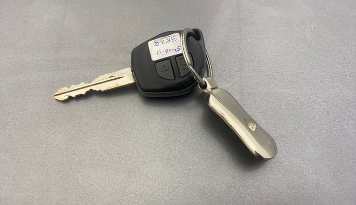 2015 Maruti Wagon R 1.0 VXI, Petrol, Manual, 52,479 km, Key Close Up
