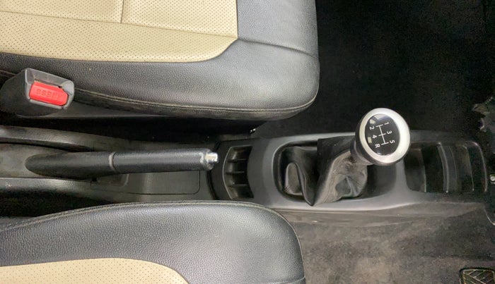 2015 Maruti Wagon R 1.0 VXI, Petrol, Manual, 52,479 km, Gear Lever