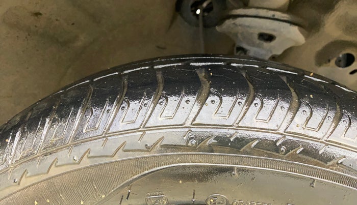 2015 Maruti Wagon R 1.0 VXI, Petrol, Manual, 52,479 km, Right Front Tyre Tread