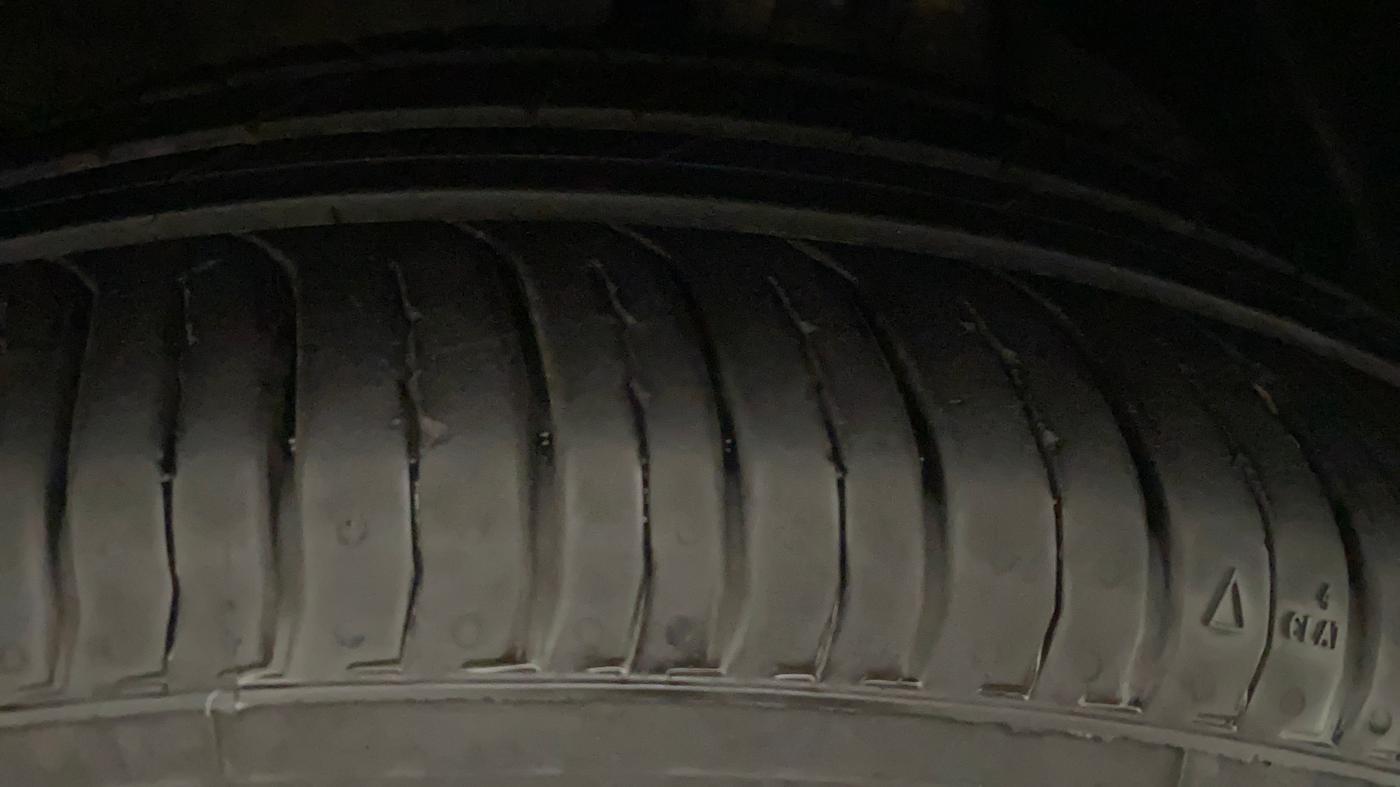 2018 Maruti Dzire ZXI PLUS AMT, Petrol, Automatic, 57,651 km, Right Rear Tyre Tread