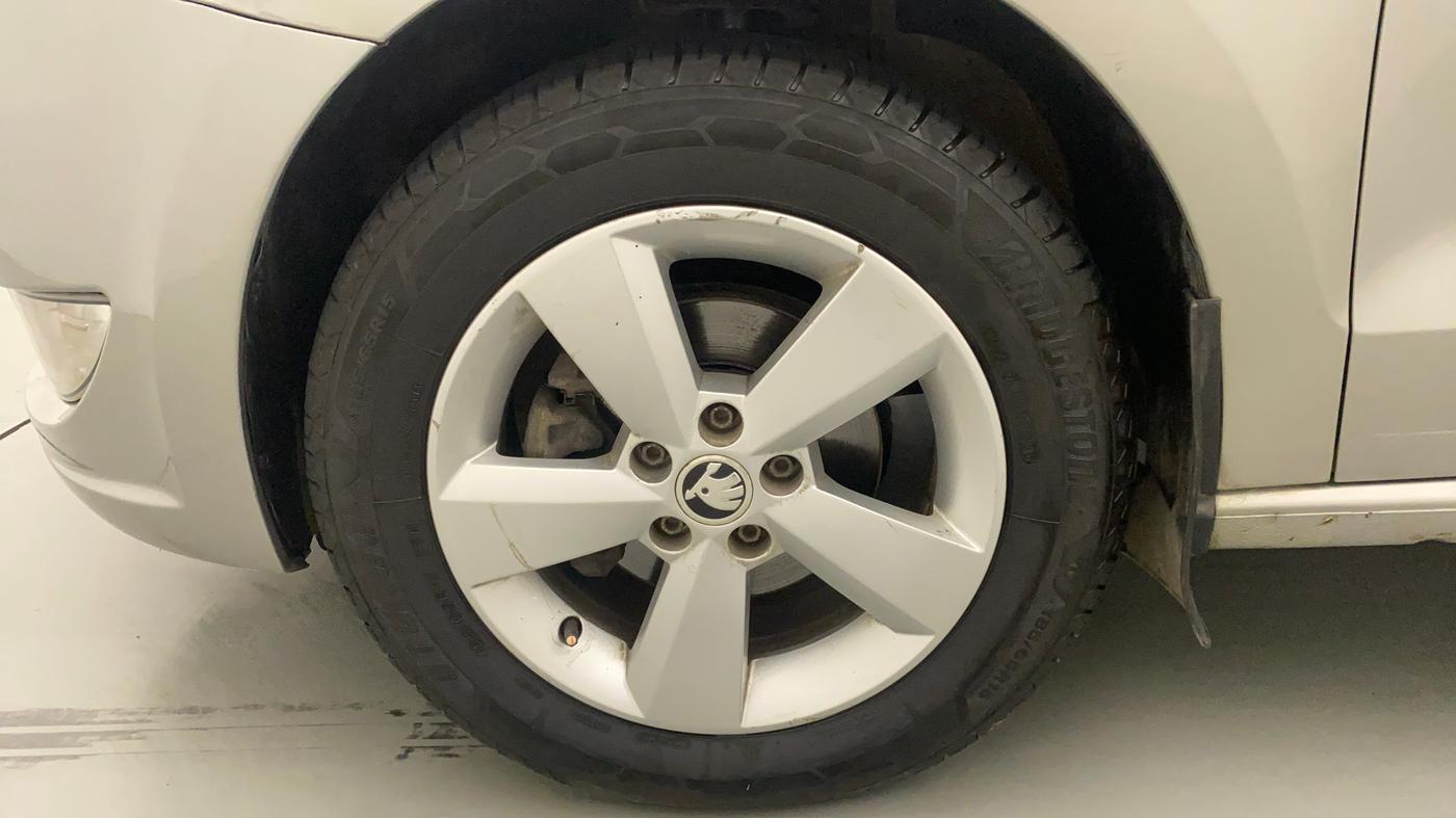 2015 Skoda Rapid 1.5 TDI CR STYLE PLUS AT, Diesel, Automatic, 35,430 km, Left Front Wheel