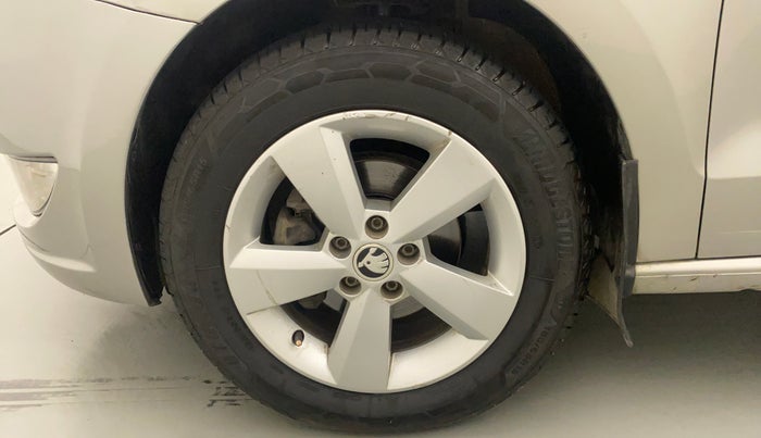 2015 Skoda Rapid 1.5 TDI CR STYLE PLUS AT, Diesel, Automatic, 35,430 km, Left Front Wheel