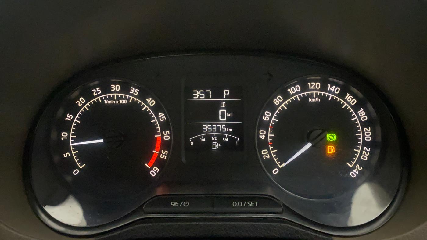 2015 Skoda Rapid 1.5 TDI CR STYLE PLUS AT, Diesel, Automatic, 35,430 km, Odometer Image