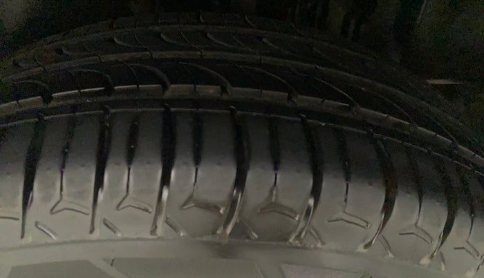 2015 Skoda Rapid 1.5 TDI CR STYLE PLUS AT, Diesel, Automatic, 35,430 km, Left Rear Tyre Tread