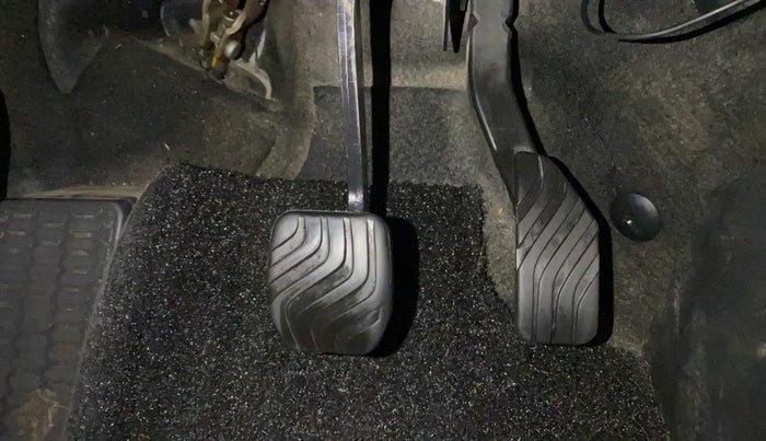 2021 Nissan MAGNITE XL TURBO CVT, Petrol, Automatic, 57,846 km, Pedals