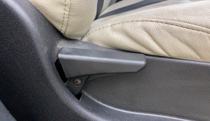 2018 Tata NEXON XM PETROL, Petrol, Manual, 77,098 km, Driver Side Adjustment Panel