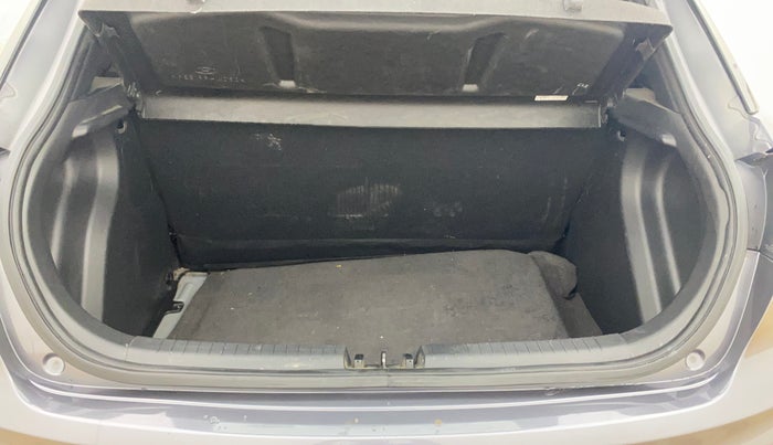 2019 Hyundai Elite i20 SPORTZ PLUS 1.2, Petrol, Manual, 27,083 km, Boot Inside