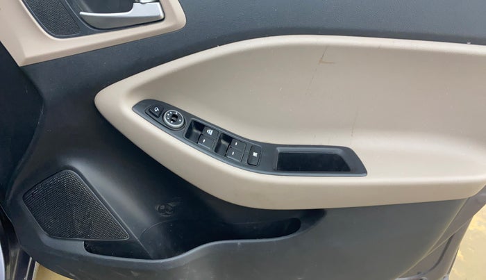 2019 Hyundai Elite i20 SPORTZ PLUS 1.2, Petrol, Manual, 27,083 km, Driver Side Door Panels Control