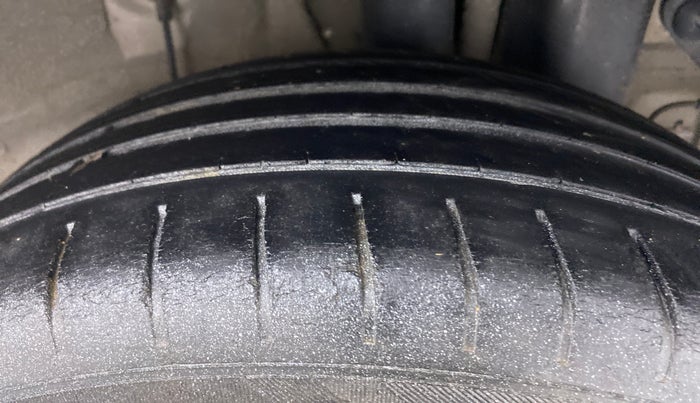 2016 Hyundai Elite i20 ASTA 1.2 (O), Petrol, Manual, 37,470 km, Left Rear Tyre Tread
