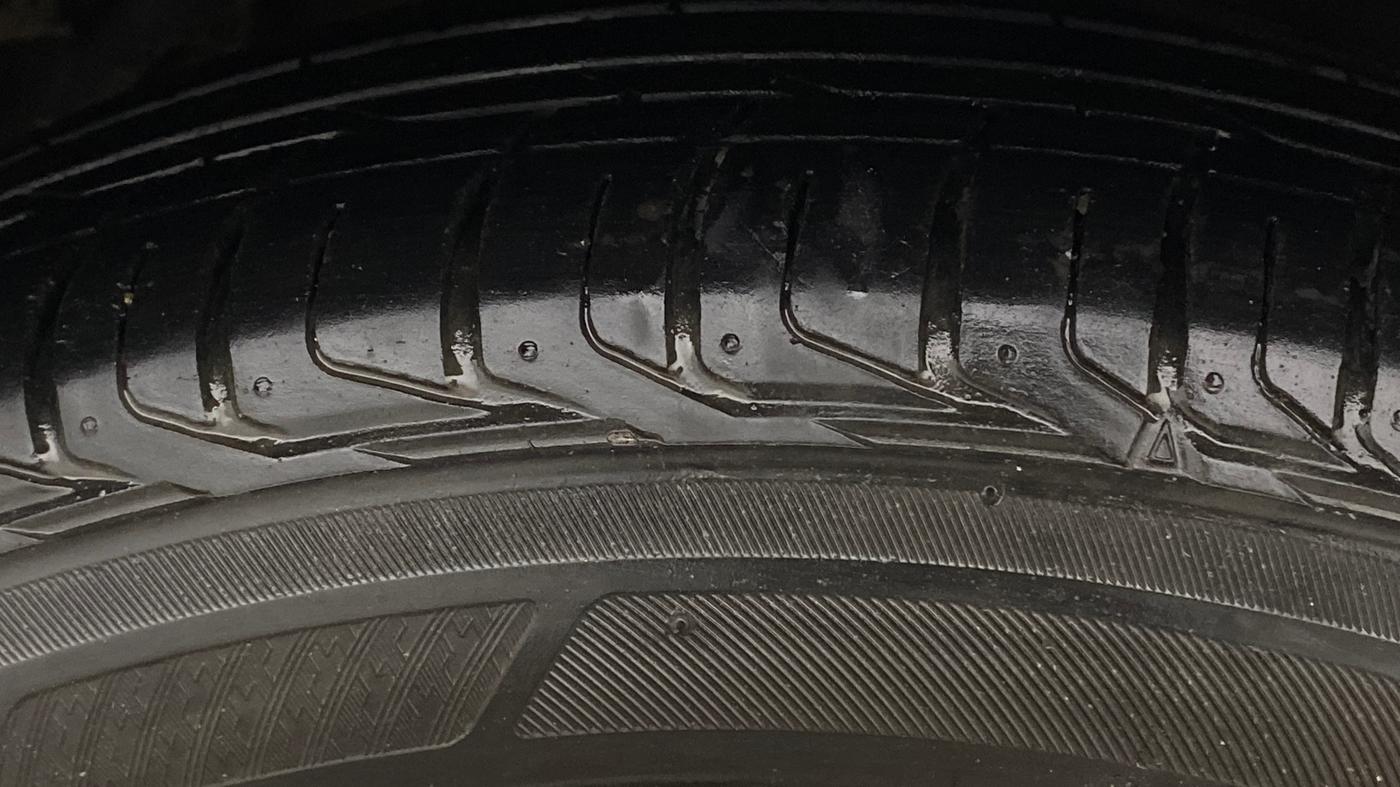 2021 Tata NEXON XM SUNROOF PETROL, Petrol, Manual, 24,294 km, Right Front Tyre Tread