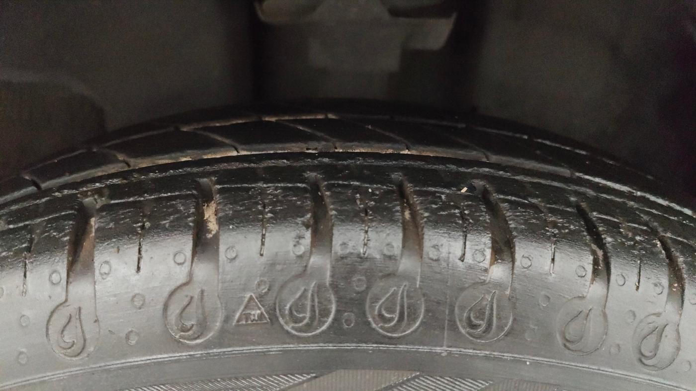 2020 Renault Kwid CLIMBER 1.0 (O), Petrol, Manual, 28,244 km, Right Front Tyre Tread