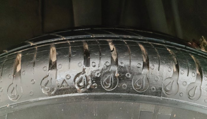 2020 Renault Kwid CLIMBER 1.0 (O), Petrol, Manual, 28,244 km, Right Rear Tyre Tread